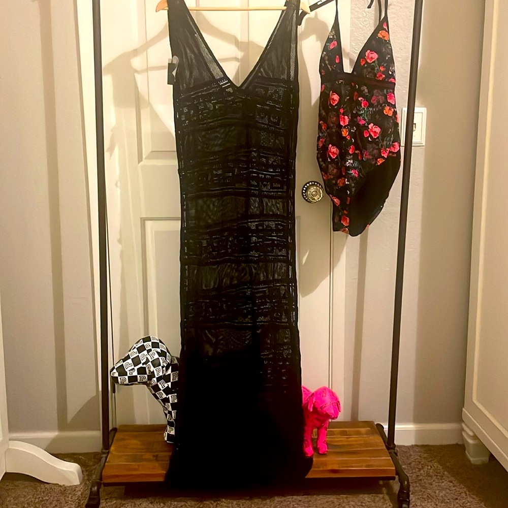 NWT Bundle Victoria Secret swimsuit and cover up
